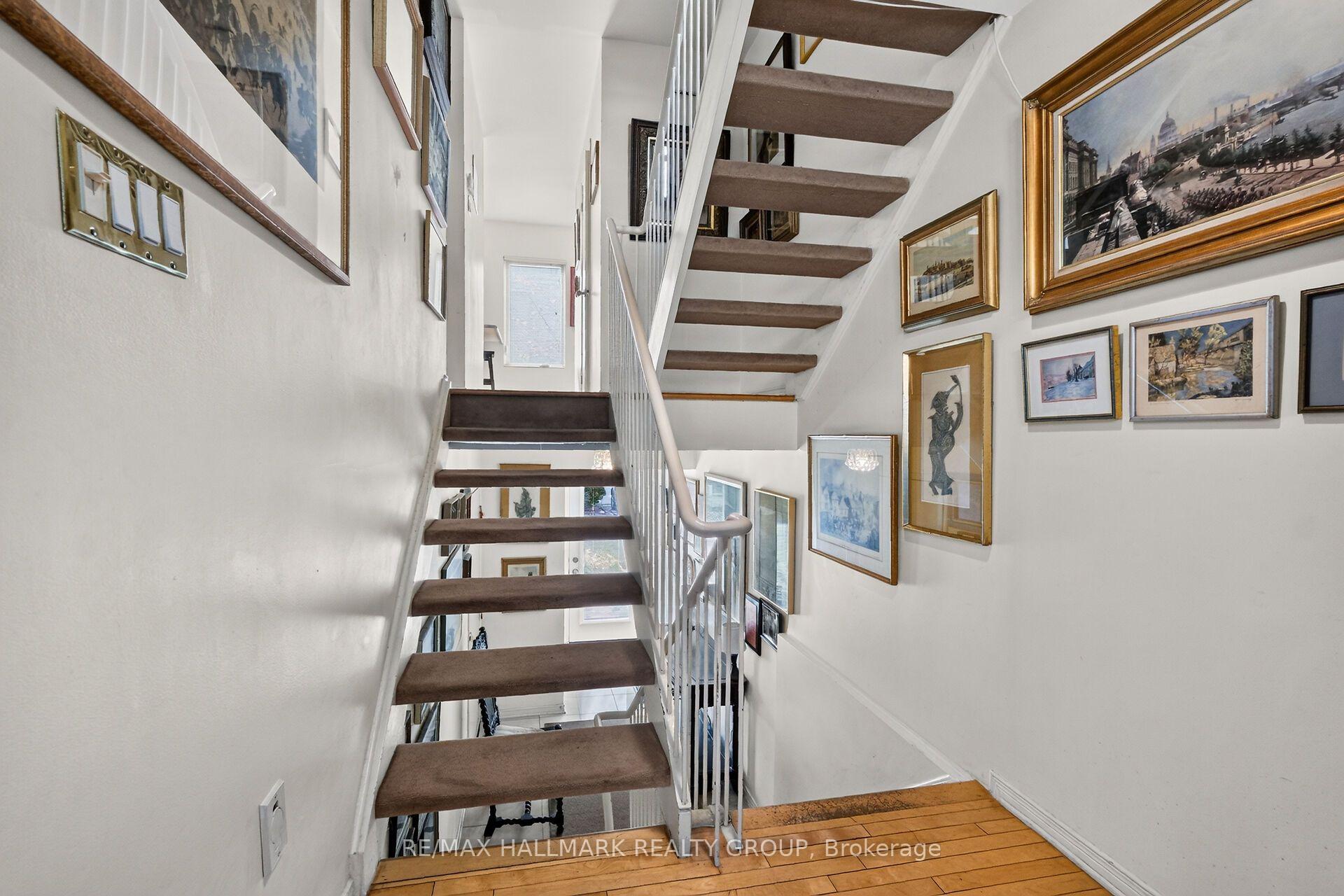 Photo 6 of Unit 2, 121 Mackay Street, Ottawa, New Edinburgh — HOMEH
