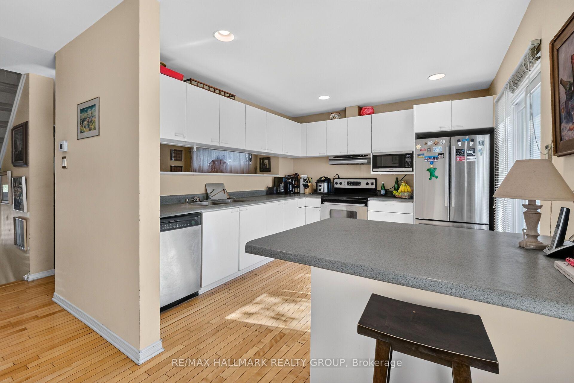 Photo 14 of Unit 2, 121 Mackay Street, Ottawa, New Edinburgh — HOMEH