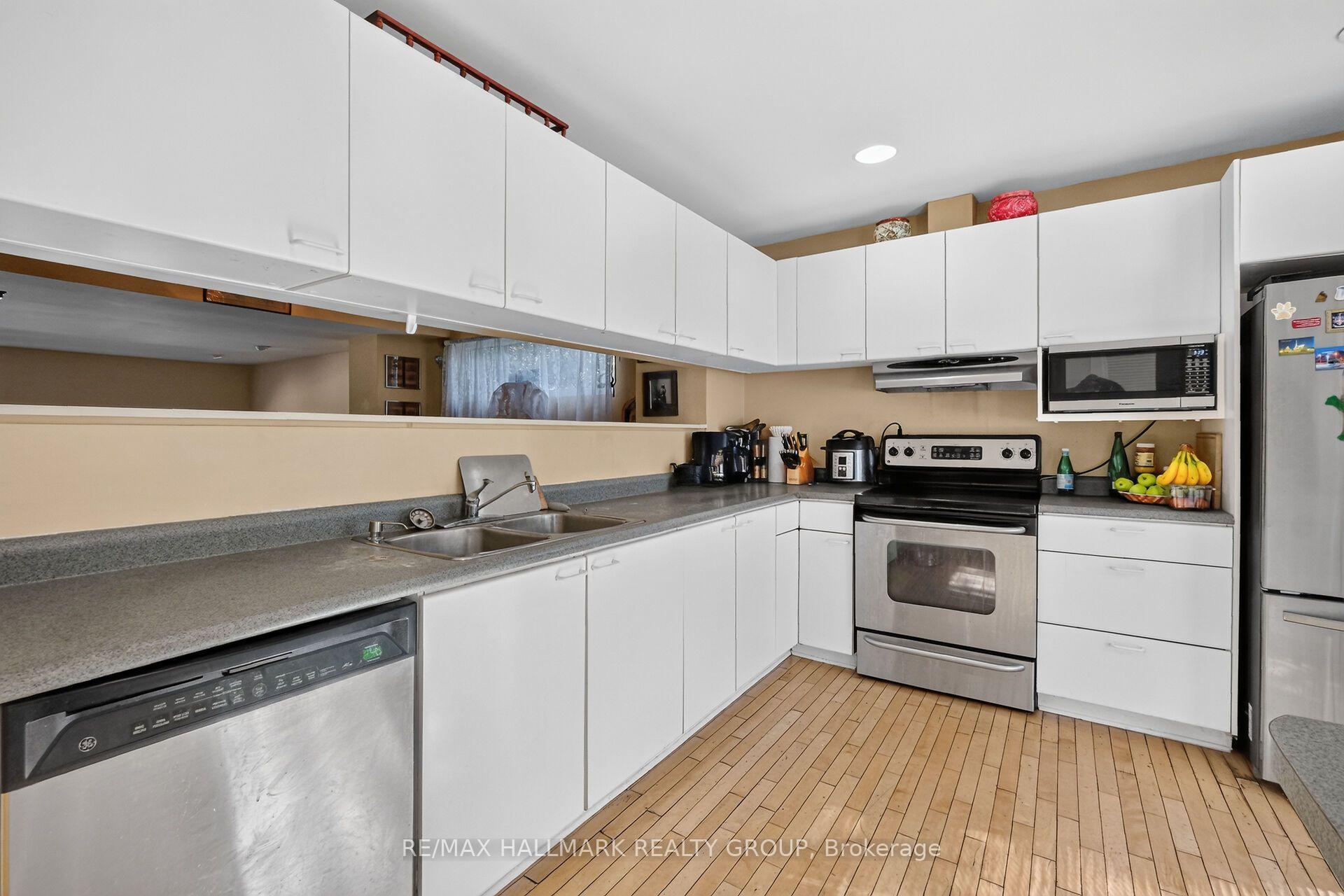 Photo 16 of Unit 2, 121 Mackay Street, Ottawa, New Edinburgh — HOMEH