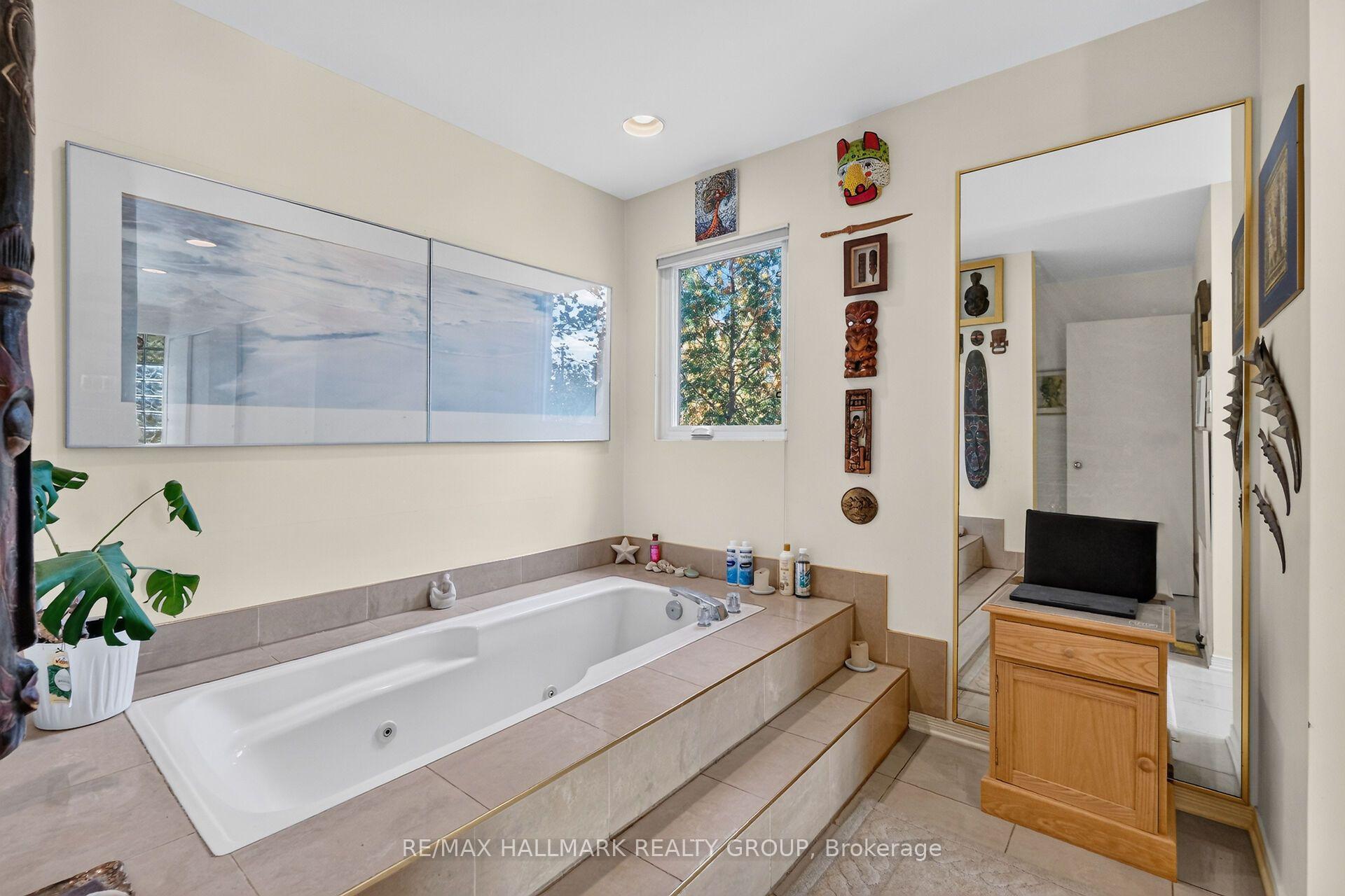 Photo 29 of Unit 2, 121 Mackay Street, Ottawa, New Edinburgh — HOMEH