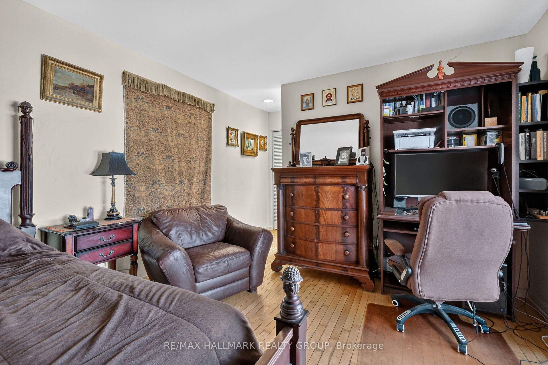 Photo 35 of Unit 2, 121 Mackay Street, Ottawa, New Edinburgh — HOMEH