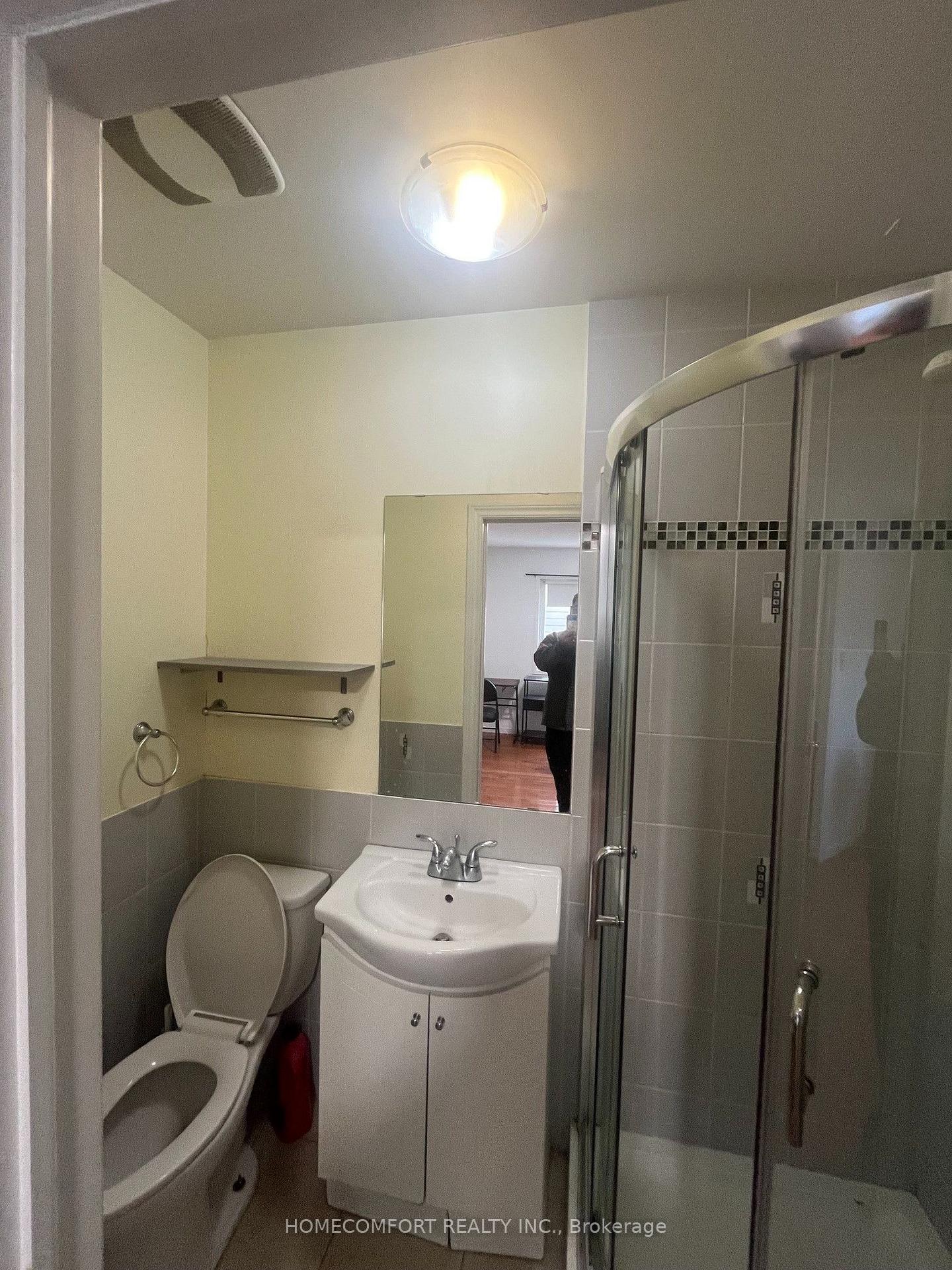 Photo 4 of 306 Cook Road, North York, York University Heights — HOMEH