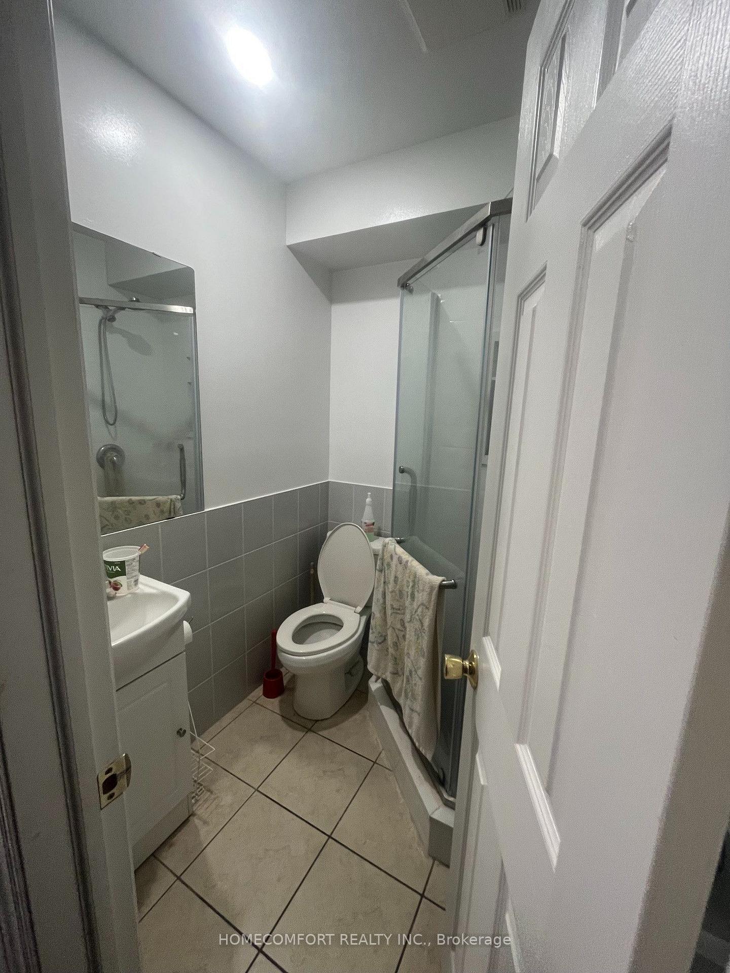 Photo 10 of 306 Cook Road, North York, York University Heights — HOMEH