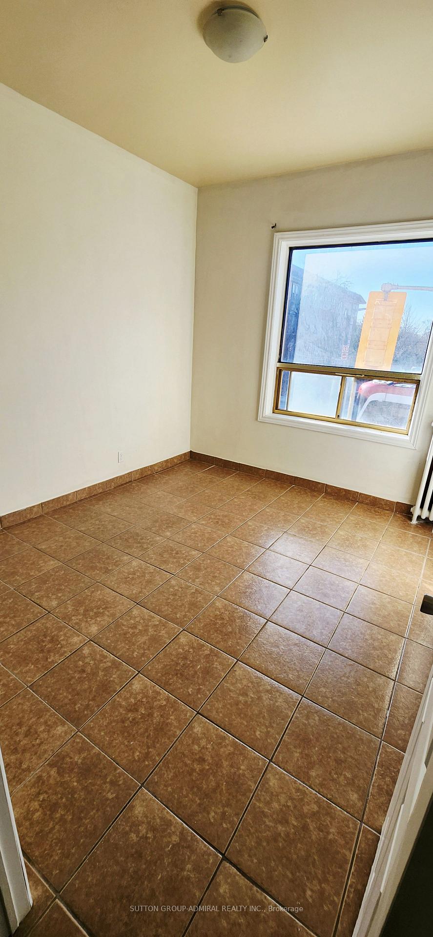 Photo 6 of Unit Upper 1, 1040A St Clair Avenue, Toronto, Oakwood Village — HOMEH