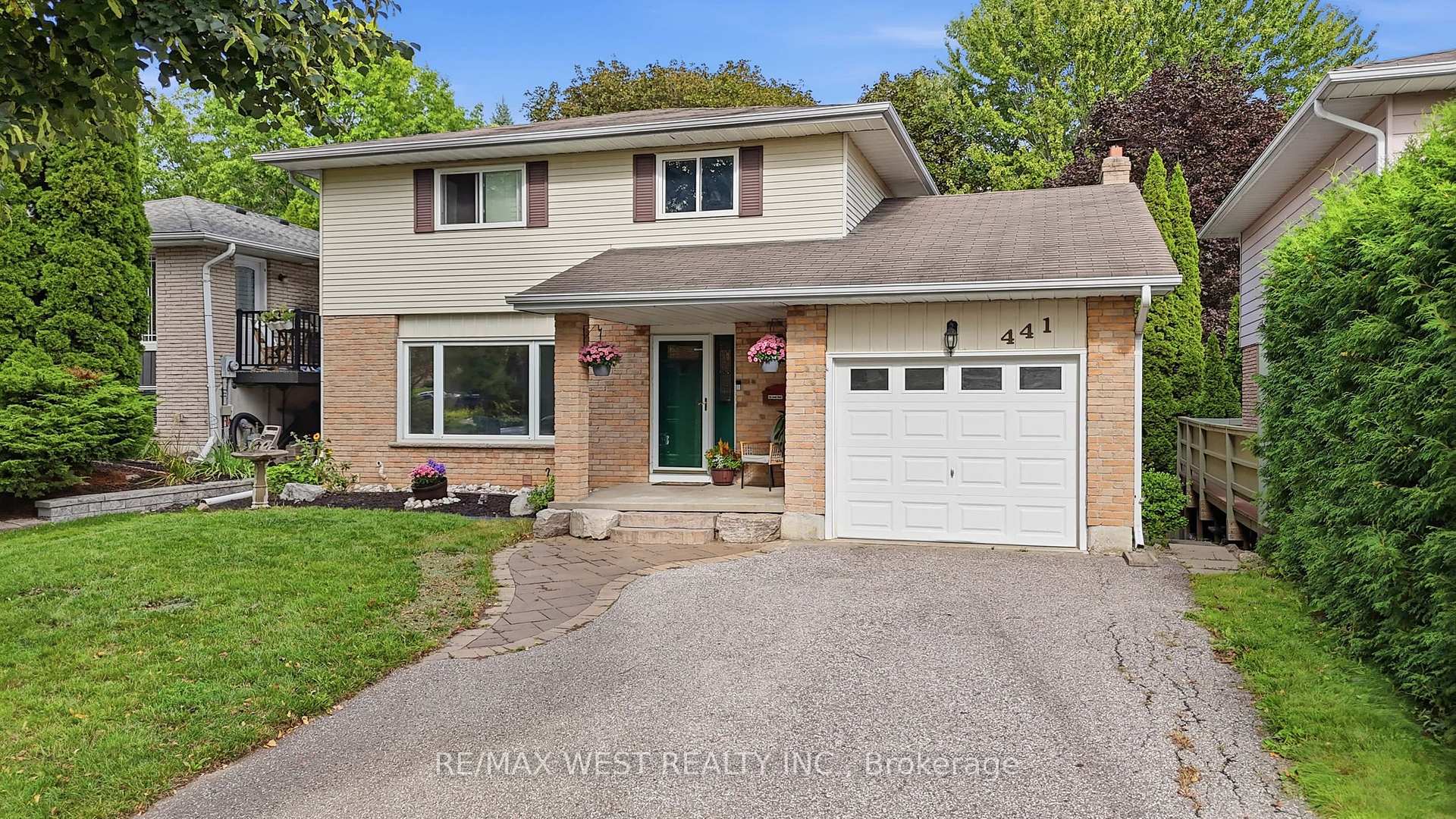 Photo 3 of 441 Paddington Crescent, Oshawa, Centennial — HOMEH