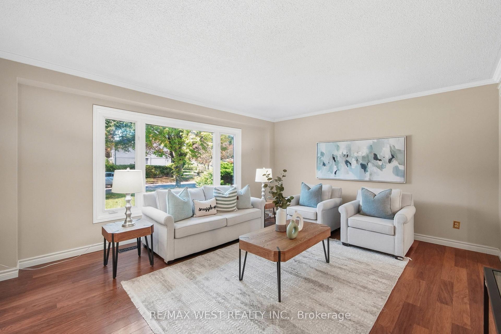 Photo 7 of 441 Paddington Crescent, Oshawa, Centennial — HOMEH