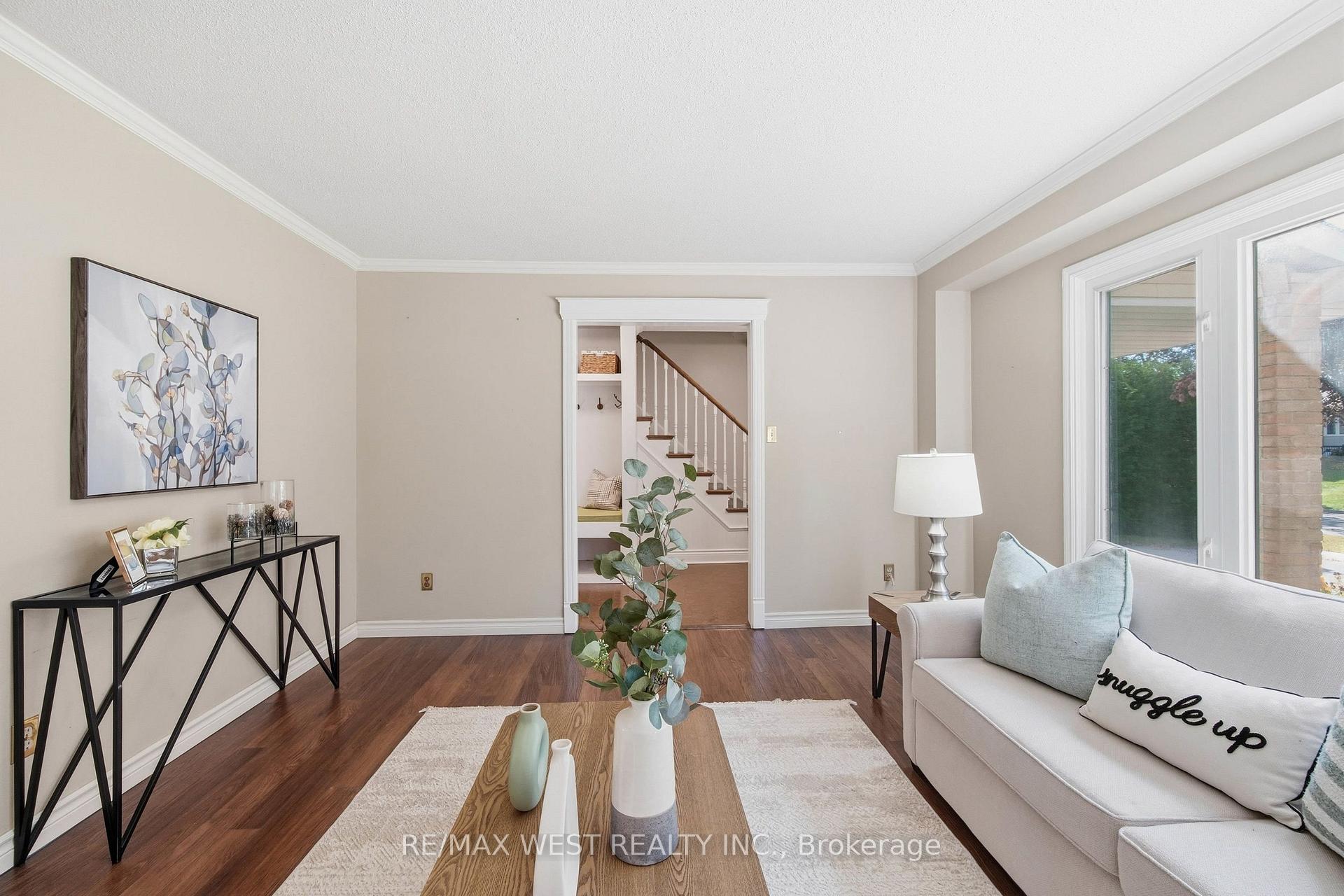 Photo 9 of 441 Paddington Crescent, Oshawa, Centennial — HOMEH
