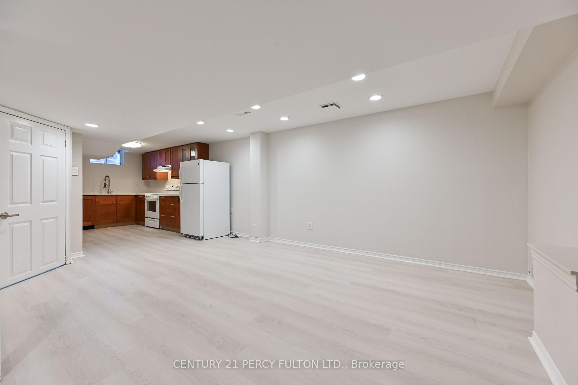 Photo 8 of 54 Chapel Park Square, Scarborough, Steeles — HOMEH