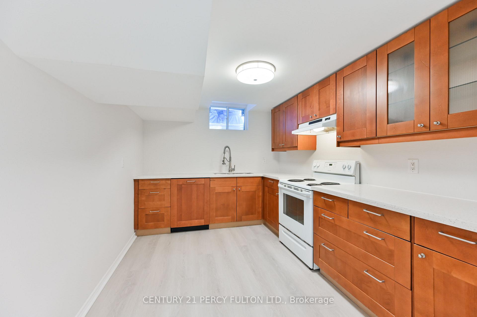 Photo 12 of 54 Chapel Park Square, Scarborough, Steeles — HOMEH