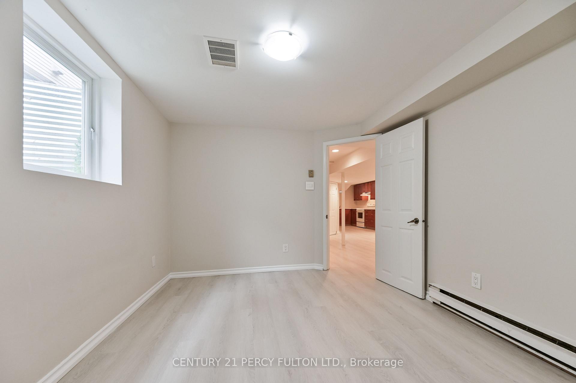 Photo 19 of 54 Chapel Park Square, Scarborough, Steeles — HOMEH