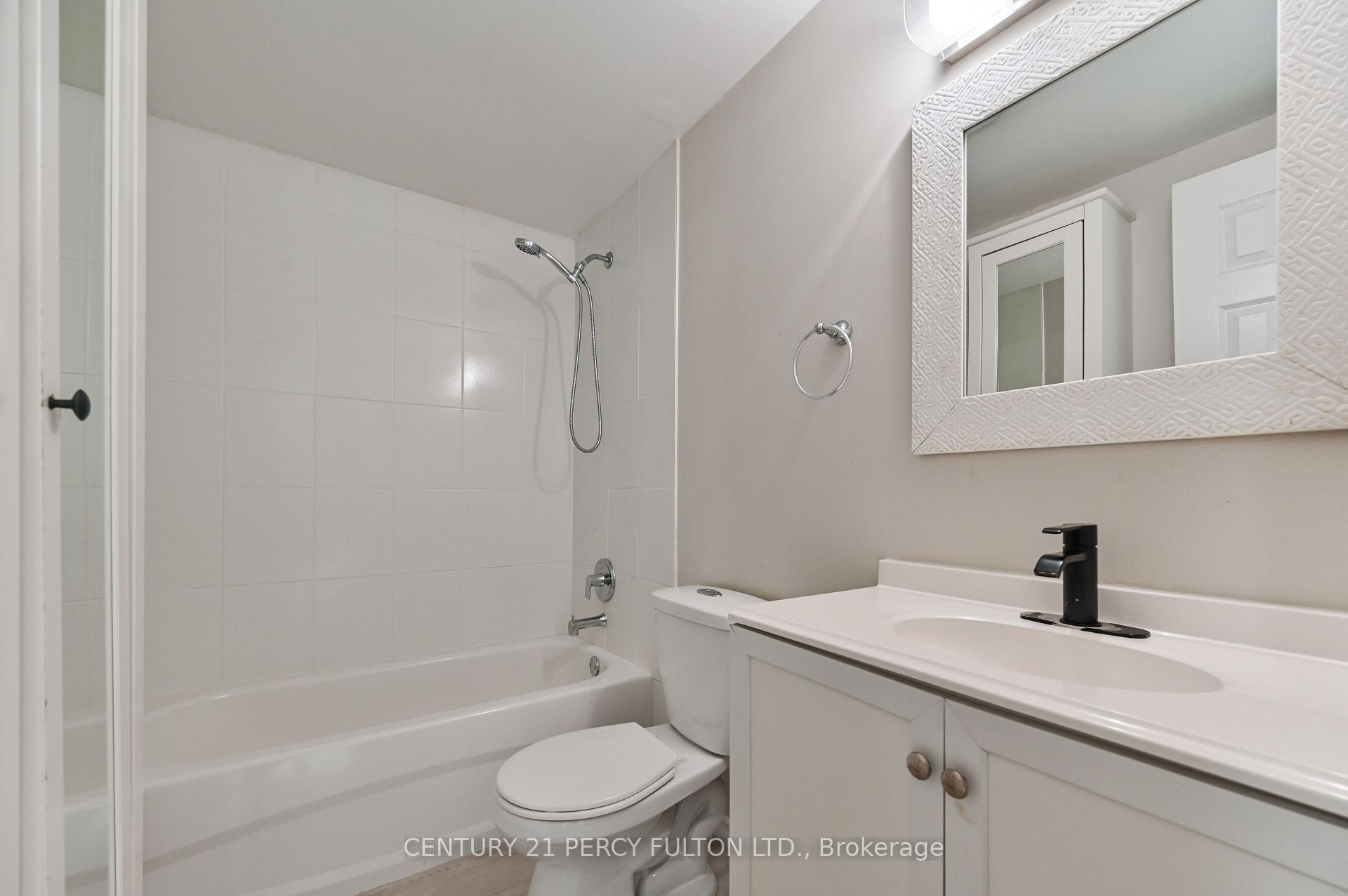 Photo 20 of 54 Chapel Park Square, Scarborough, Steeles — HOMEH