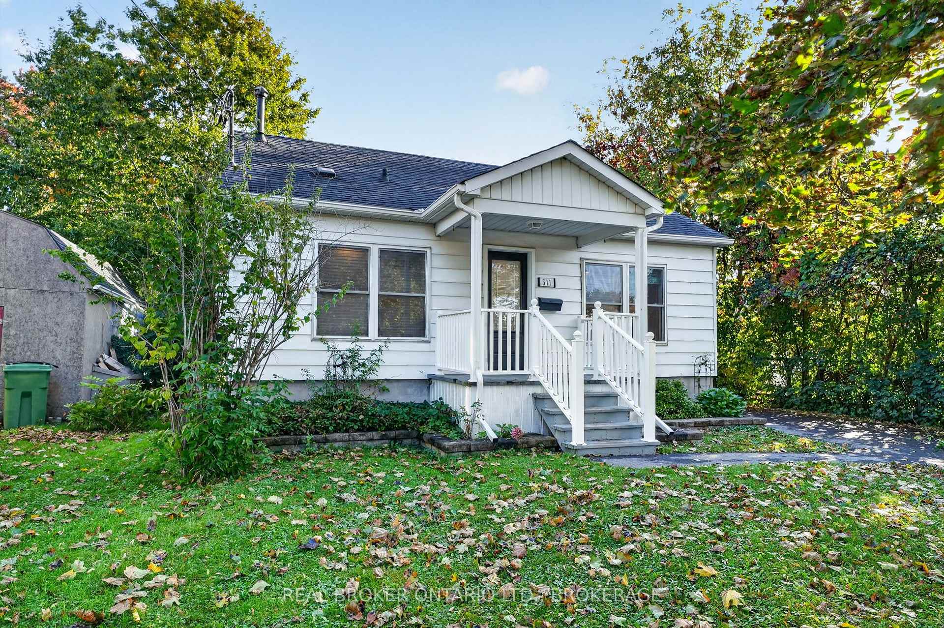 Photo 3 of 311 Hoople Avenue, Cornwall, Cornwall — HOMEH