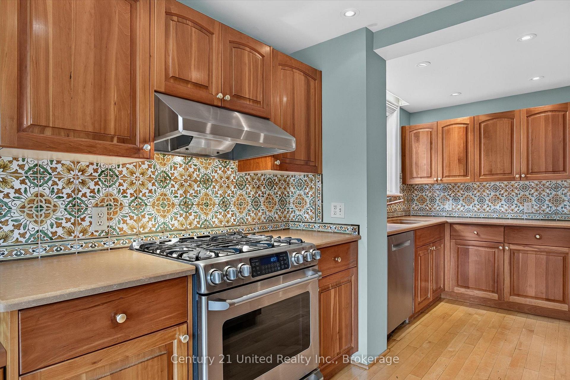 Photo 10 of 627 Gilmour Street, Peterborough, Town Ward 3 — HOMEH