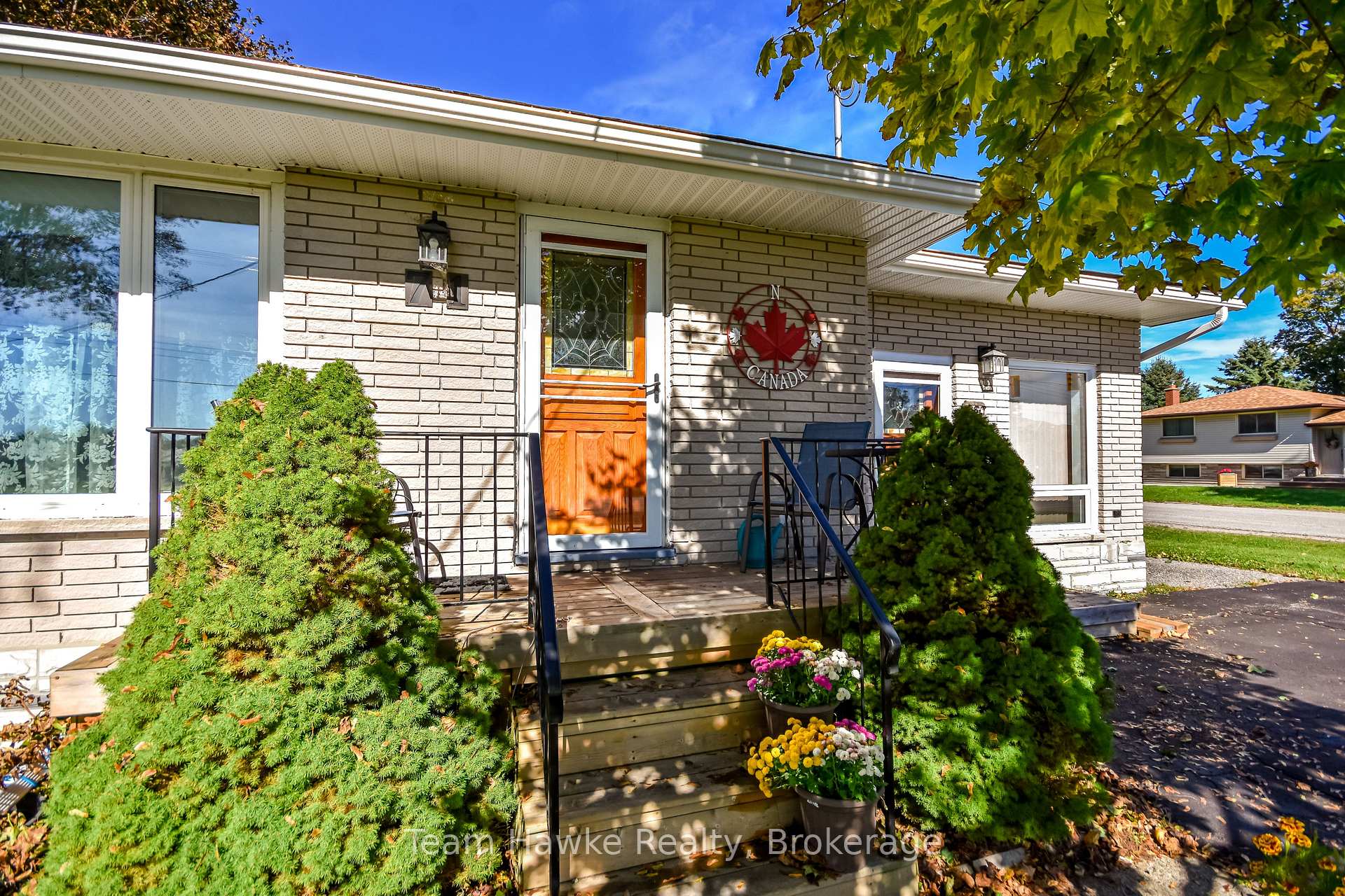 Photo 4 of 71 Edward Street, Penetanguishene — HOMEH