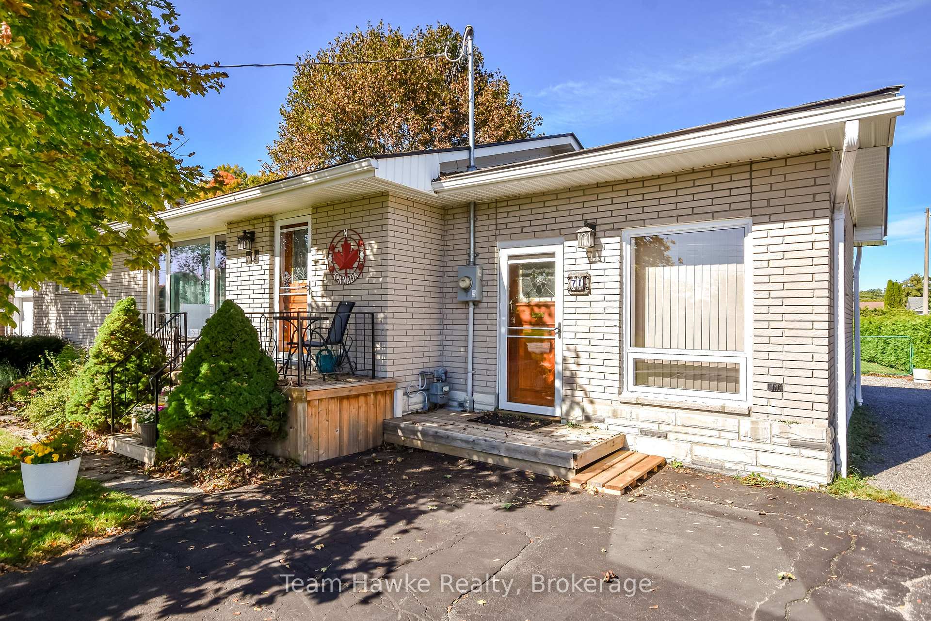 Photo 5 of 71 Edward Street, Penetanguishene — HOMEH