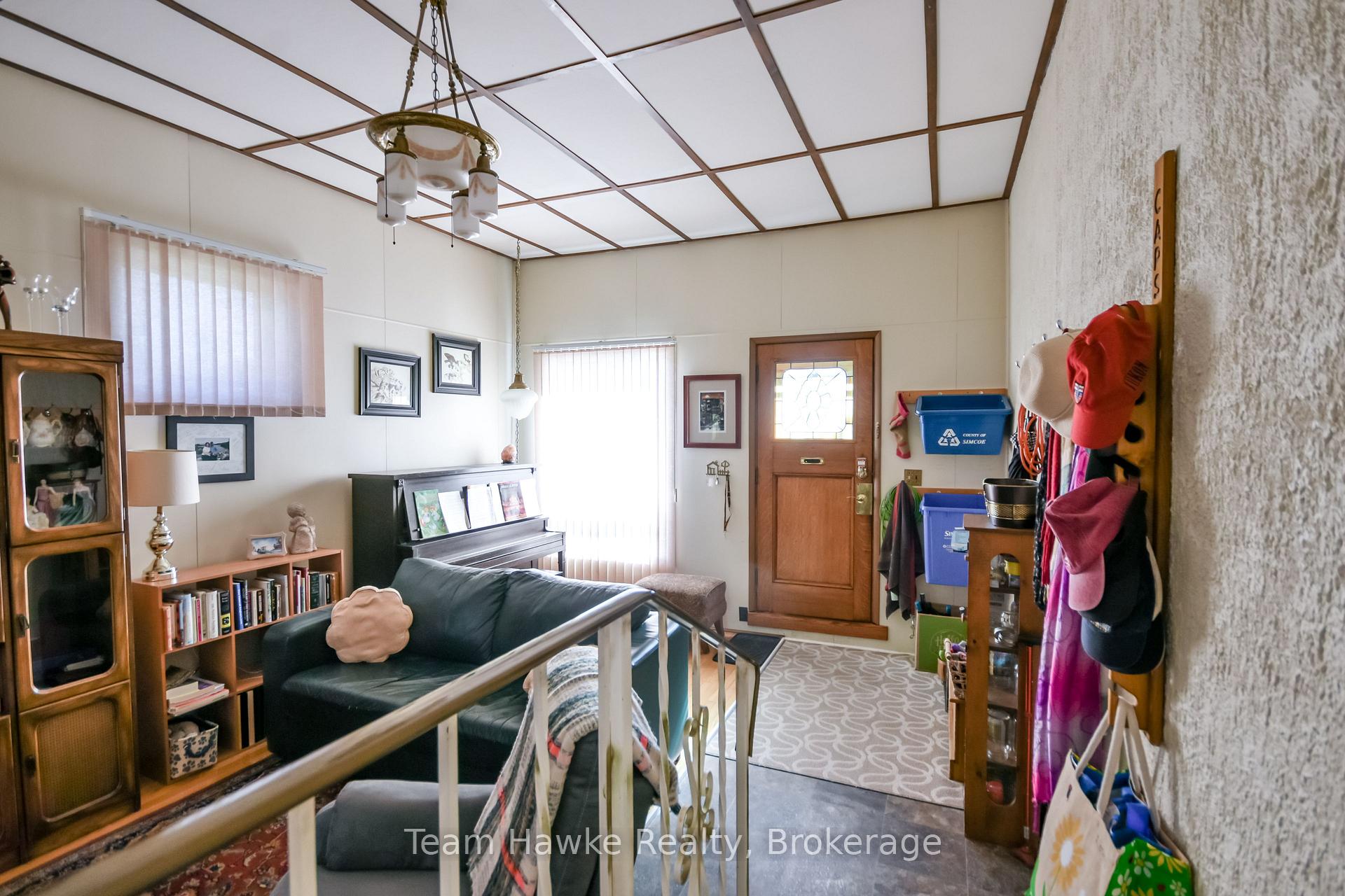 Photo 11 of 71 Edward Street, Penetanguishene — HOMEH