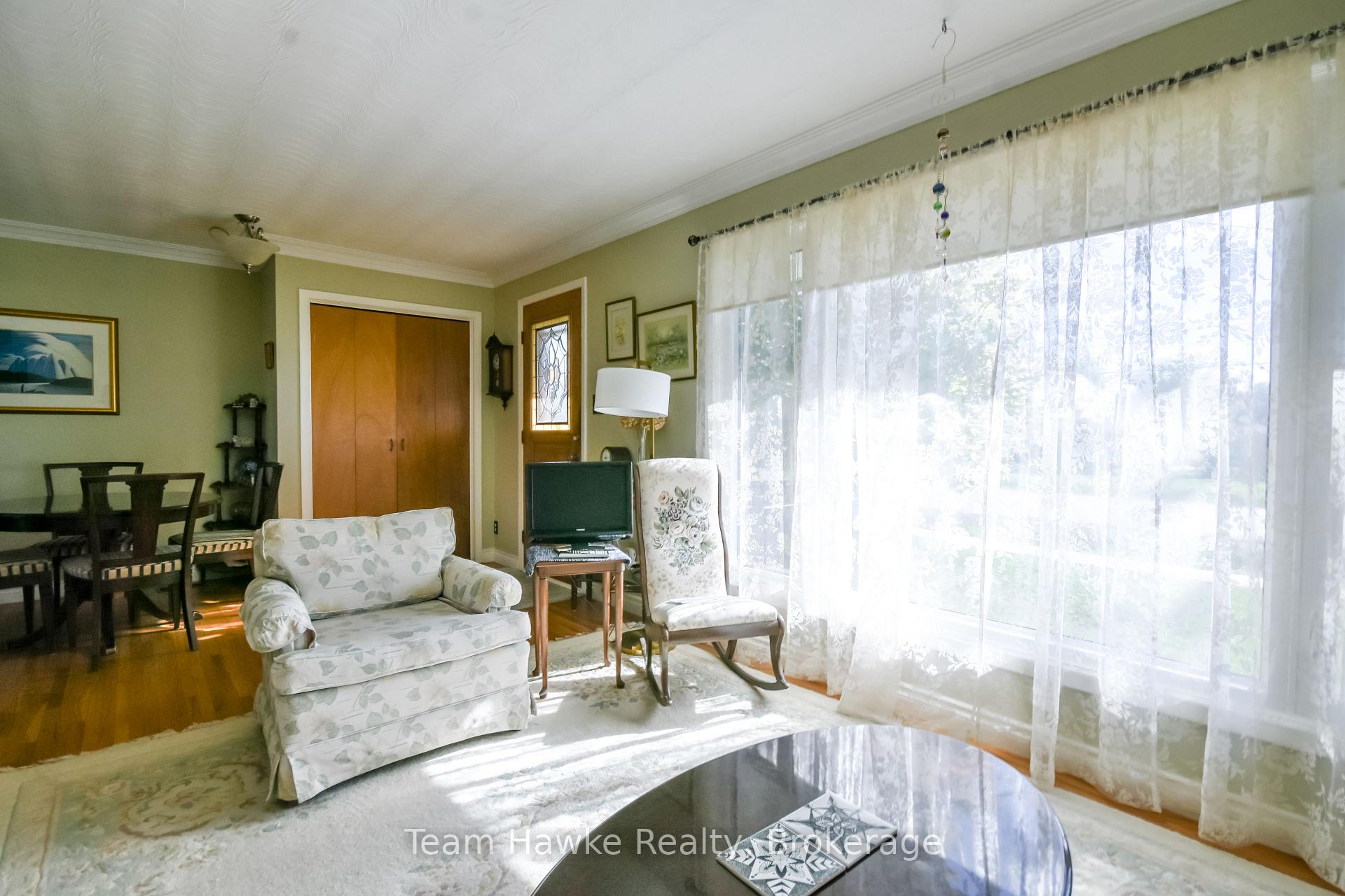 Photo 14 of 71 Edward Street, Penetanguishene — HOMEH
