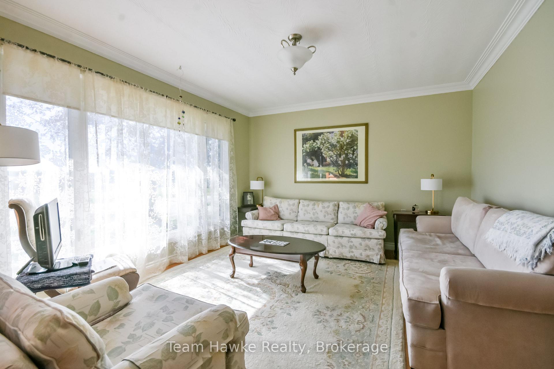Photo 16 of 71 Edward Street, Penetanguishene — HOMEH