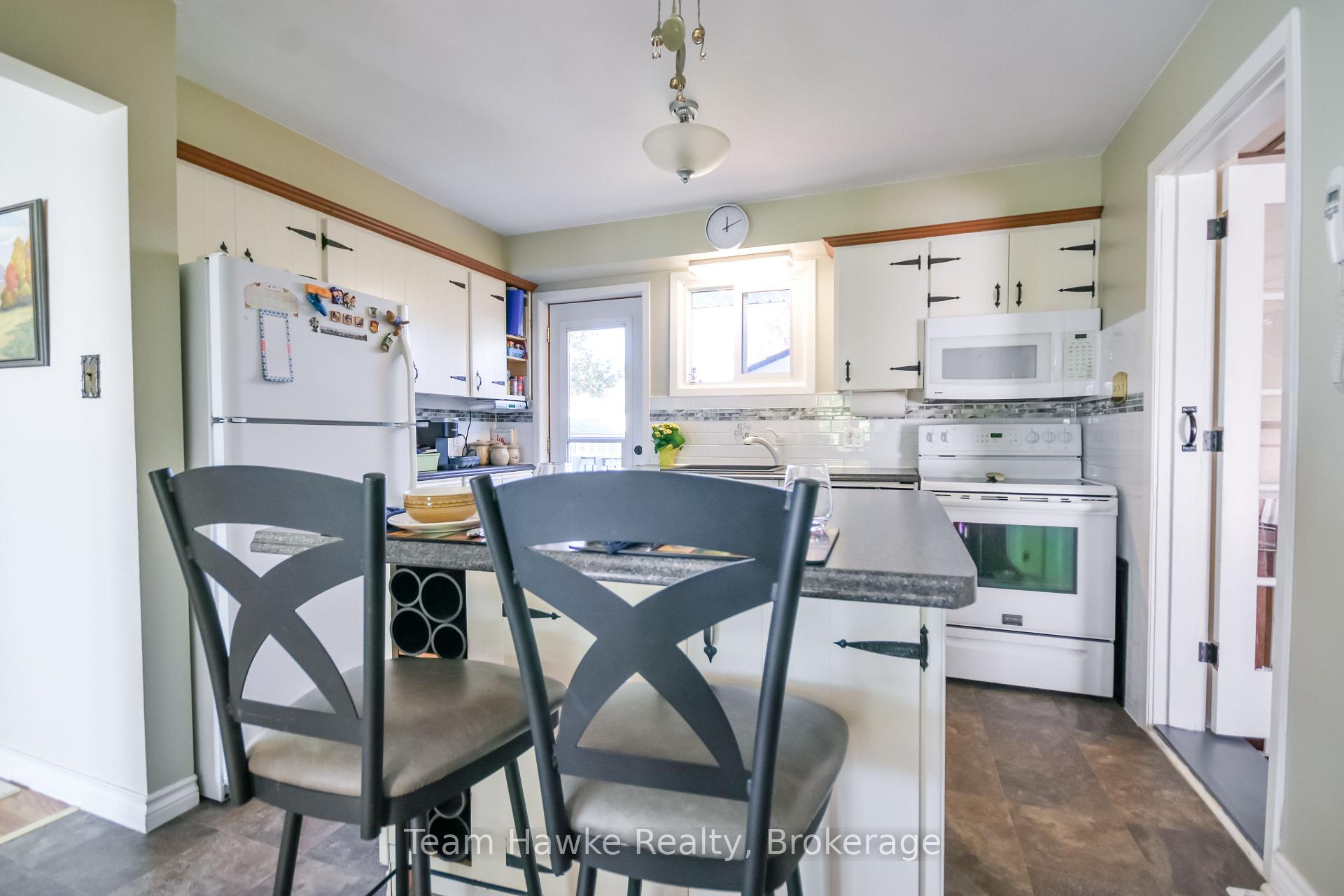 Photo 22 of 71 Edward Street, Penetanguishene — HOMEH