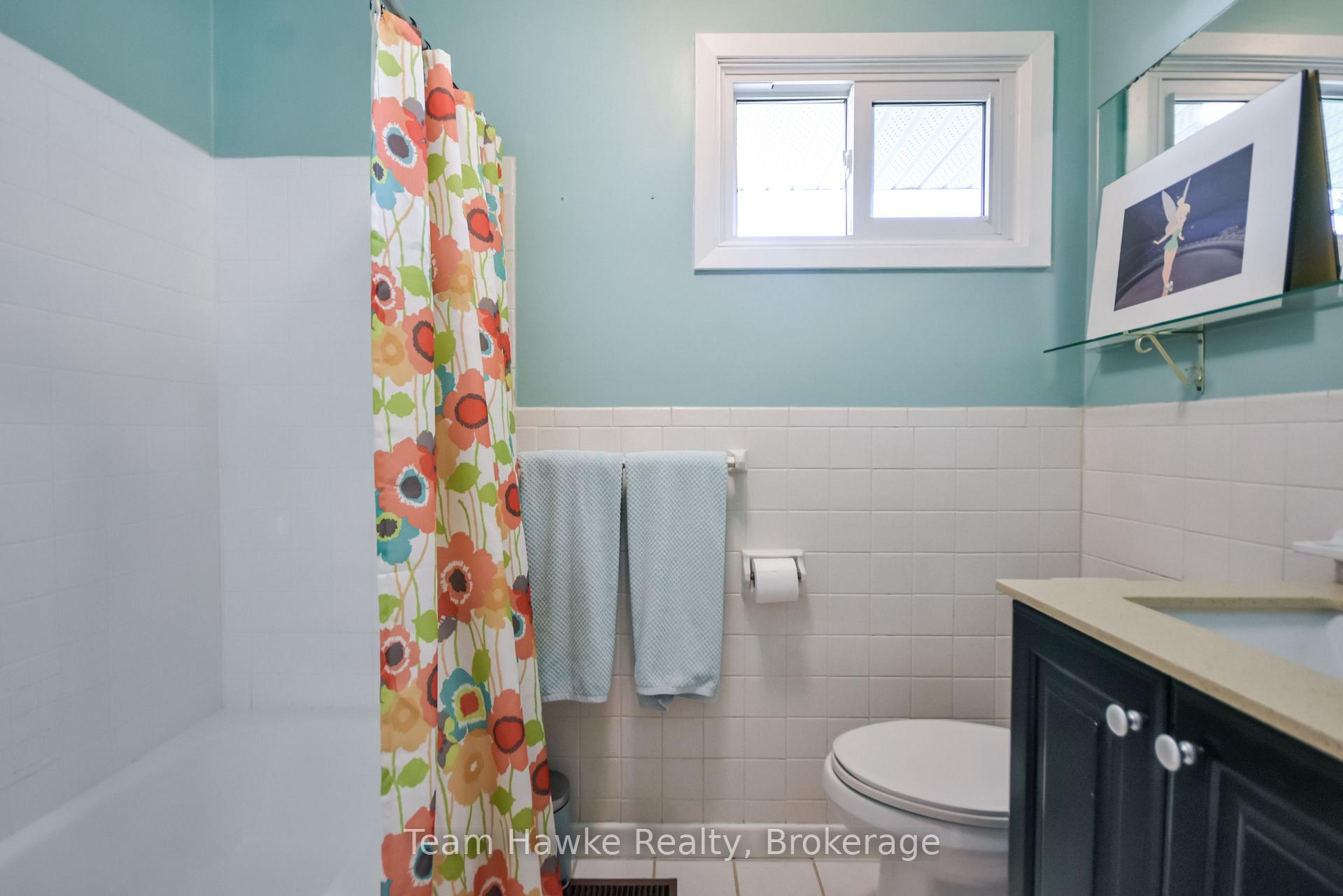 Photo 24 of 71 Edward Street, Penetanguishene — HOMEH