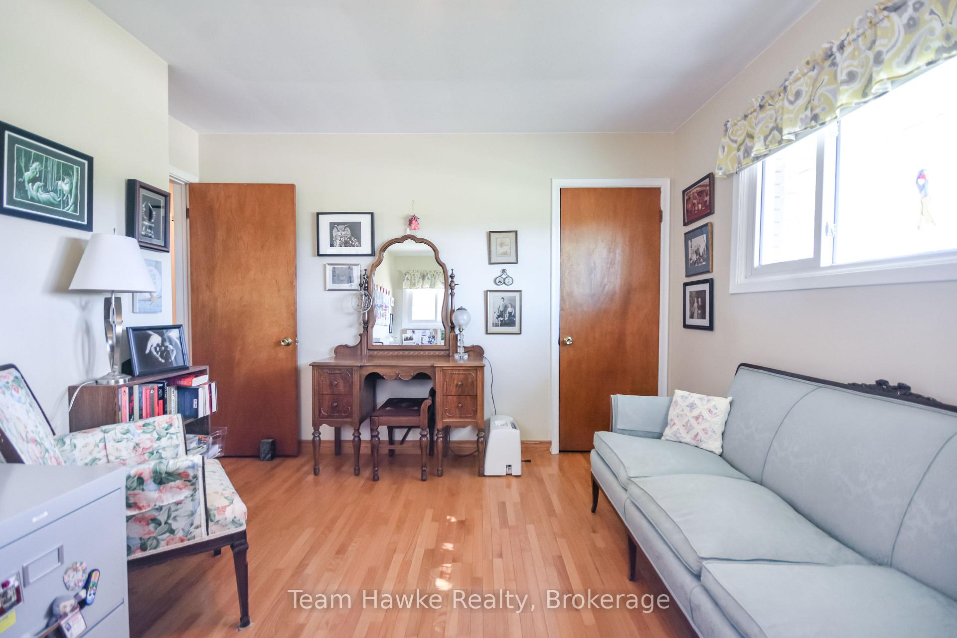 Photo 25 of 71 Edward Street, Penetanguishene — HOMEH