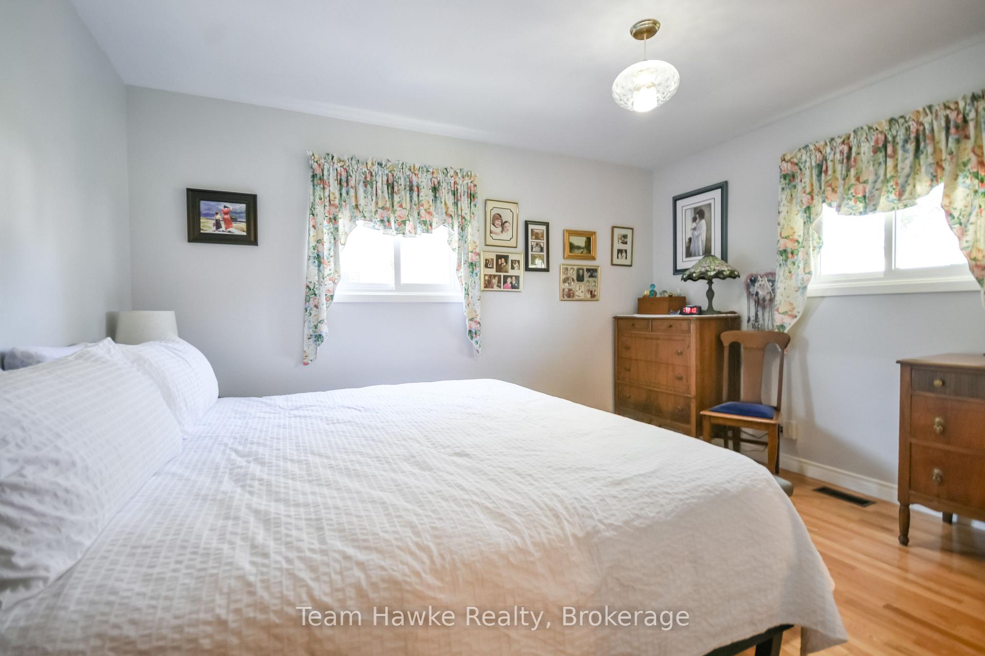 Photo 27 of 71 Edward Street, Penetanguishene — HOMEH