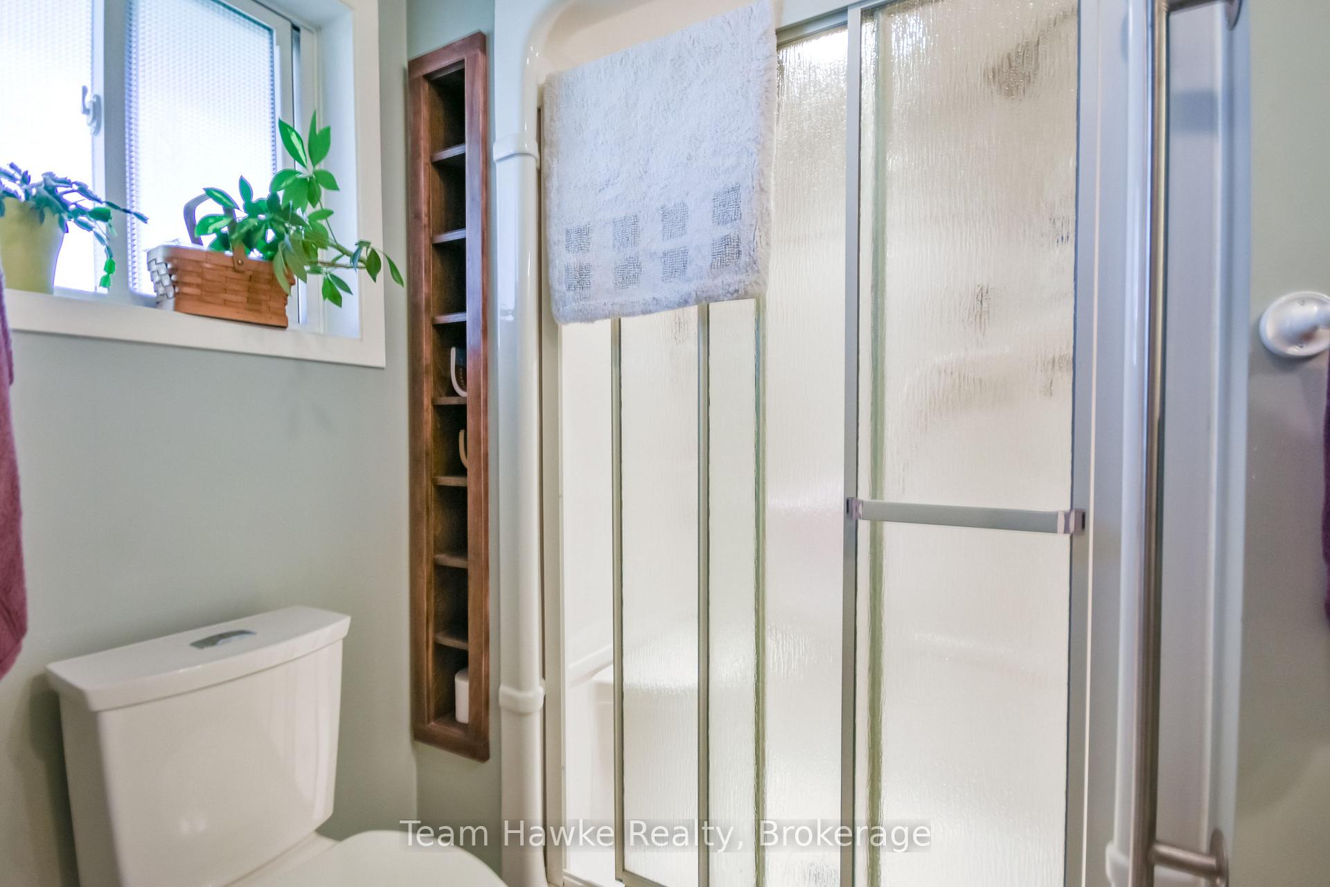 Photo 28 of 71 Edward Street, Penetanguishene — HOMEH
