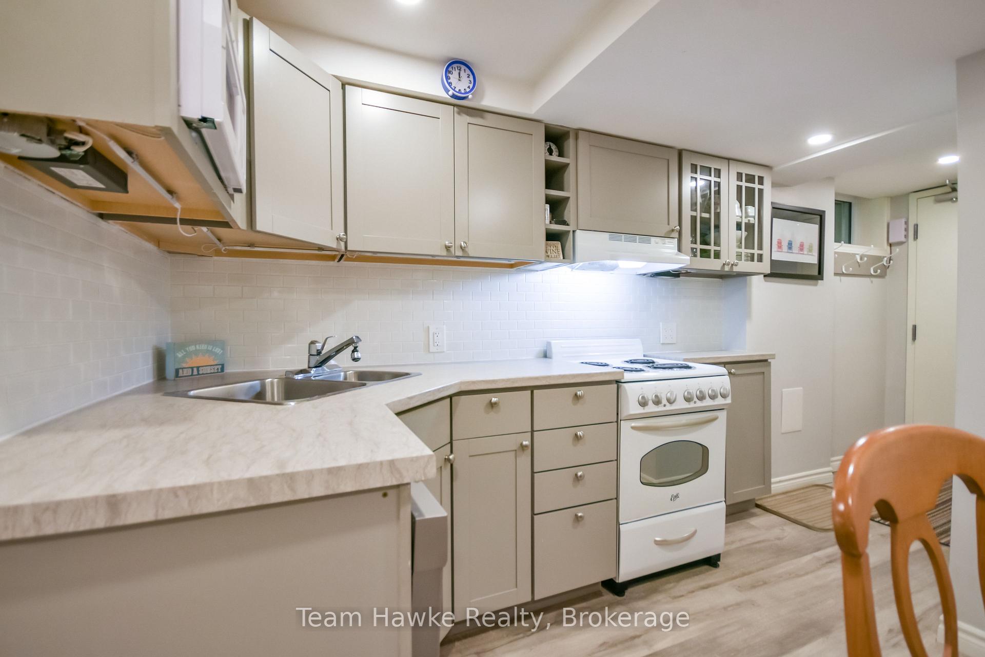 Photo 34 of 71 Edward Street, Penetanguishene — HOMEH