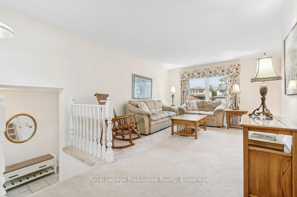 Photo 8 of 21 Forrester Court, Belleville, Belleville Ward — HOMEH