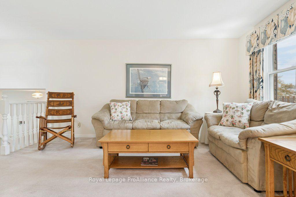 Photo 10 of 21 Forrester Court, Belleville, Belleville Ward — HOMEH