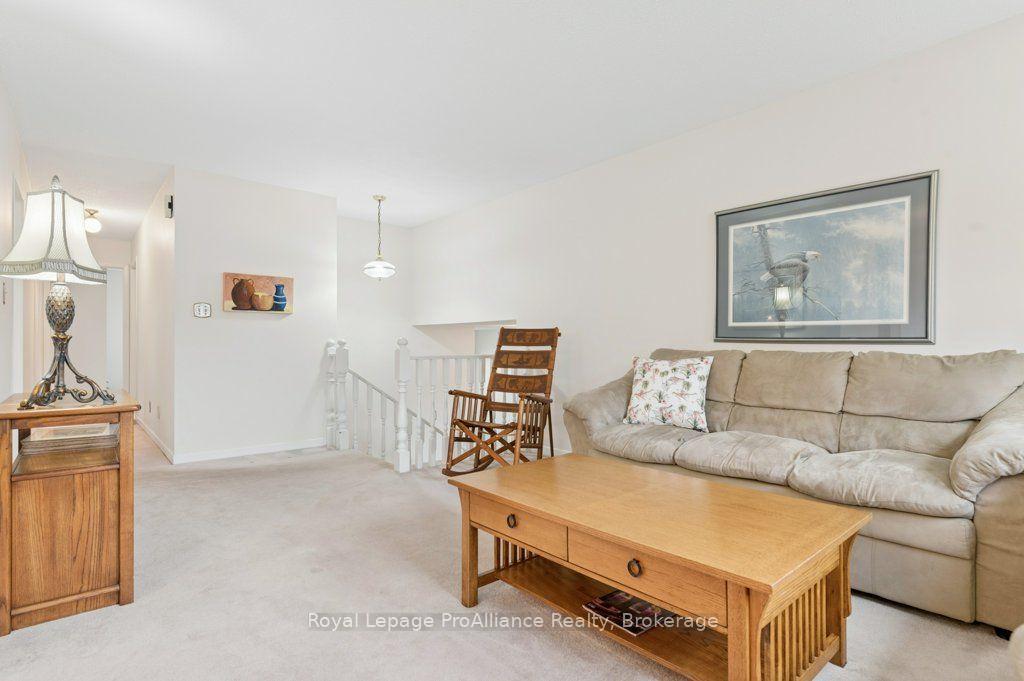 Photo 11 of 21 Forrester Court, Belleville, Belleville Ward — HOMEH
