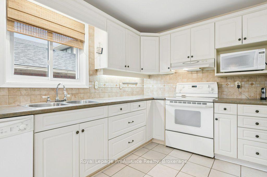 Photo 15 of 21 Forrester Court, Belleville, Belleville Ward — HOMEH
