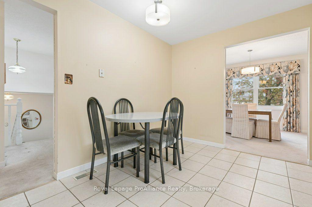 Photo 17 of 21 Forrester Court, Belleville, Belleville Ward — HOMEH