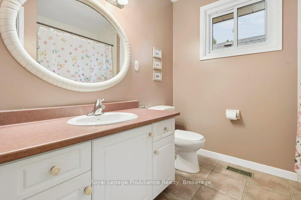 Photo 19 of 21 Forrester Court, Belleville, Belleville Ward — HOMEH