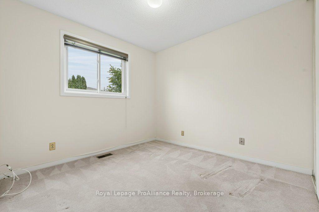 Photo 23 of 21 Forrester Court, Belleville, Belleville Ward — HOMEH