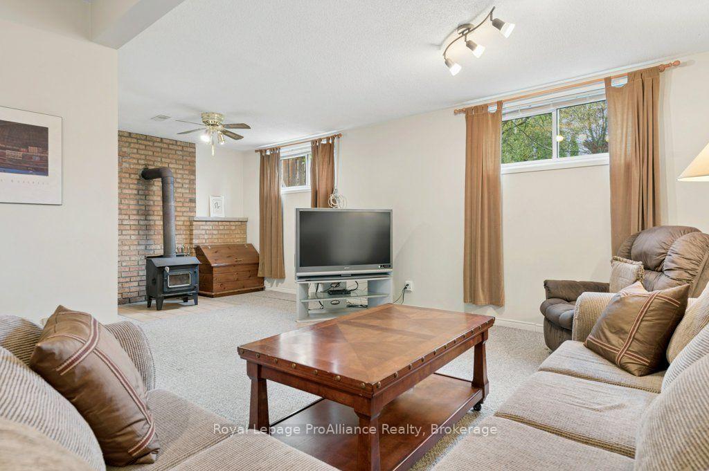 Photo 27 of 21 Forrester Court, Belleville, Belleville Ward — HOMEH