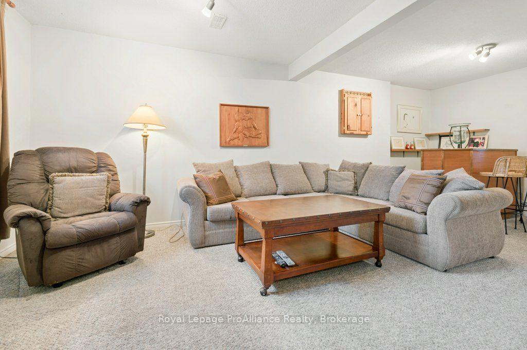 Photo 28 of 21 Forrester Court, Belleville, Belleville Ward — HOMEH