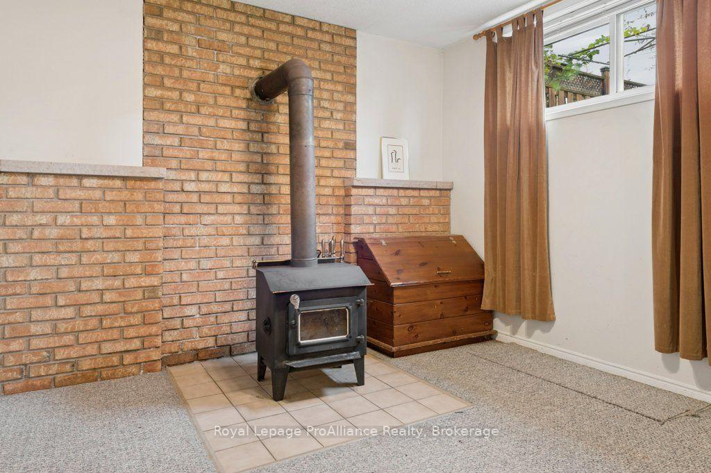 Photo 29 of 21 Forrester Court, Belleville, Belleville Ward — HOMEH