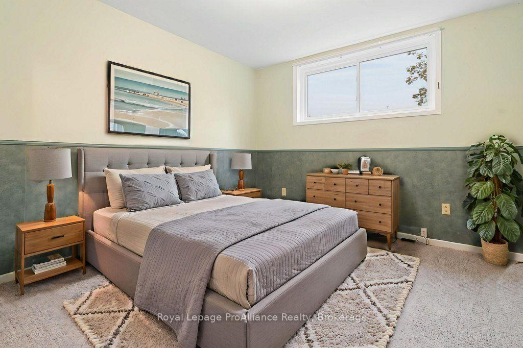Photo 31 of 21 Forrester Court, Belleville, Belleville Ward — HOMEH