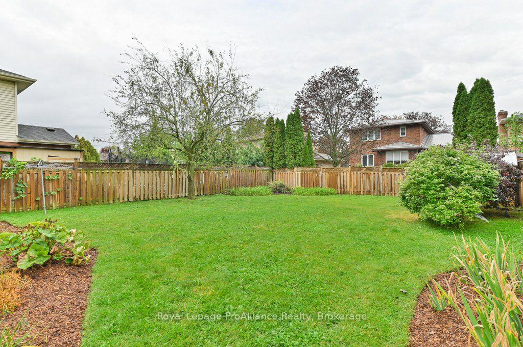 Photo 39 of 21 Forrester Court, Belleville, Belleville Ward — HOMEH