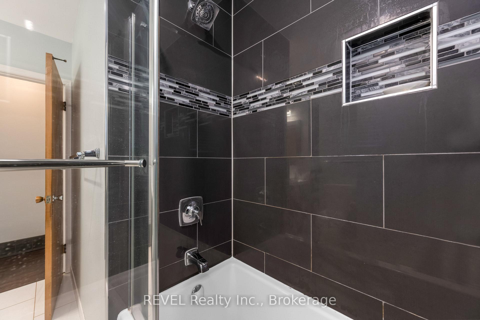 Photo 21 of 5 Armour Drive, Welland, Prince Charles — HOMEH
