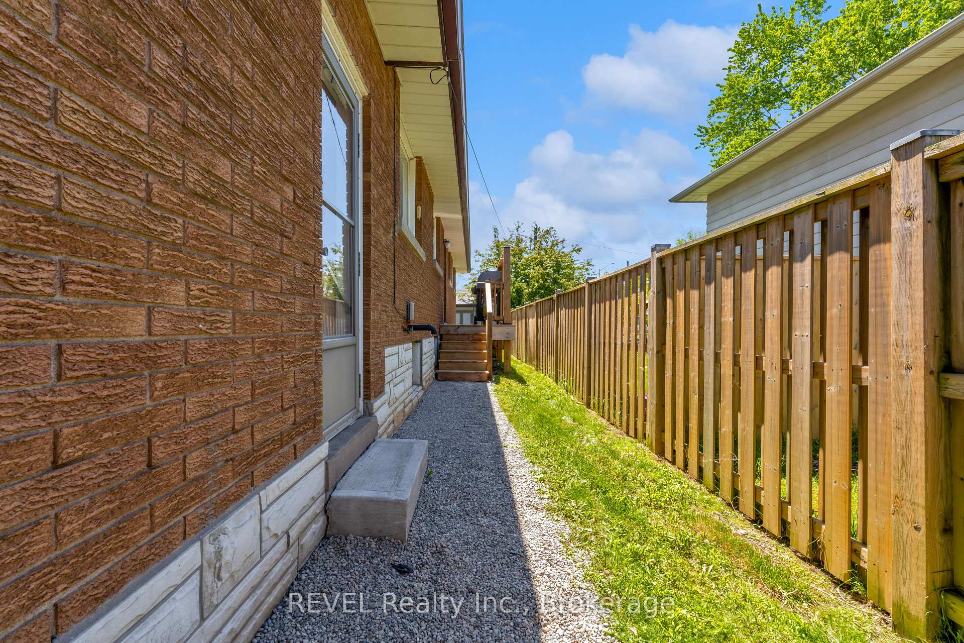 Photo 24 of 5 Armour Drive, Welland, Prince Charles — HOMEH