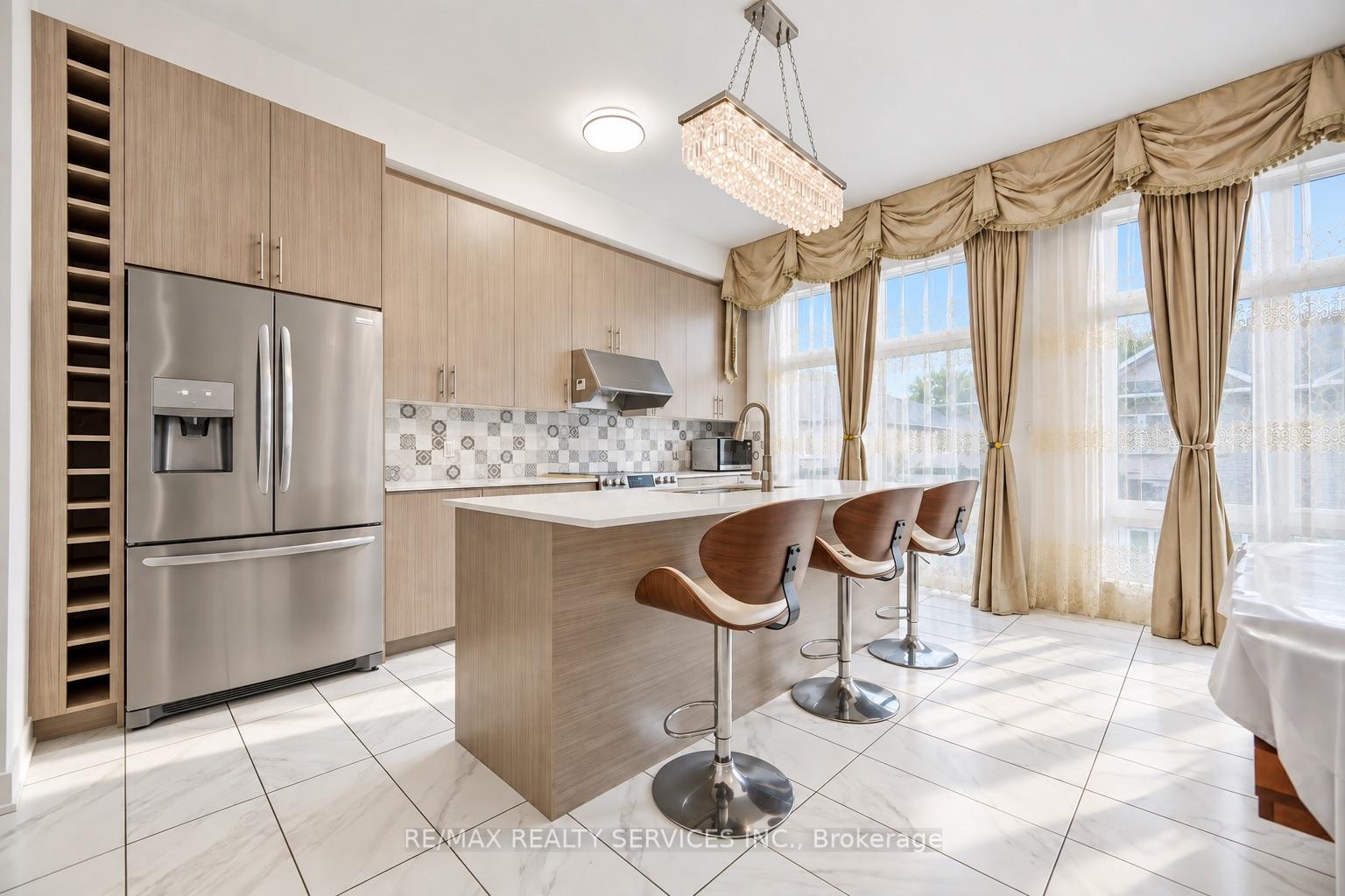 Photo 15 of 58 Pageant Avenue, Vaughan, Vellore Village — HOMEH