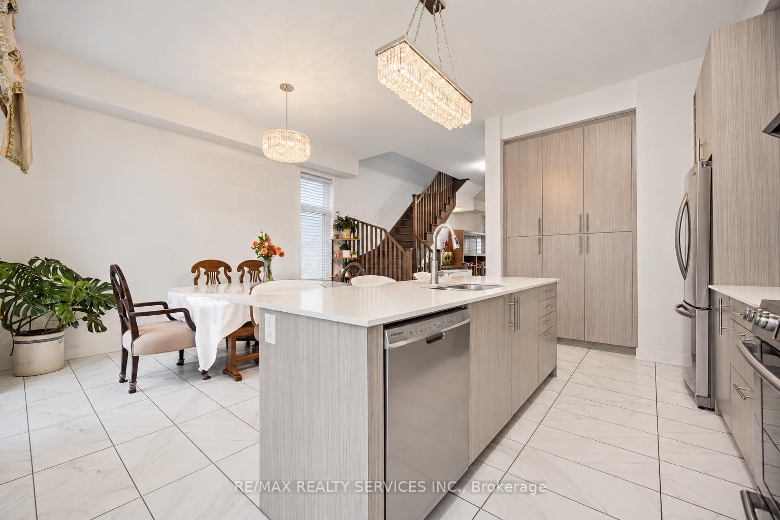 Photo 16 of 58 Pageant Avenue, Vaughan, Vellore Village — HOMEH