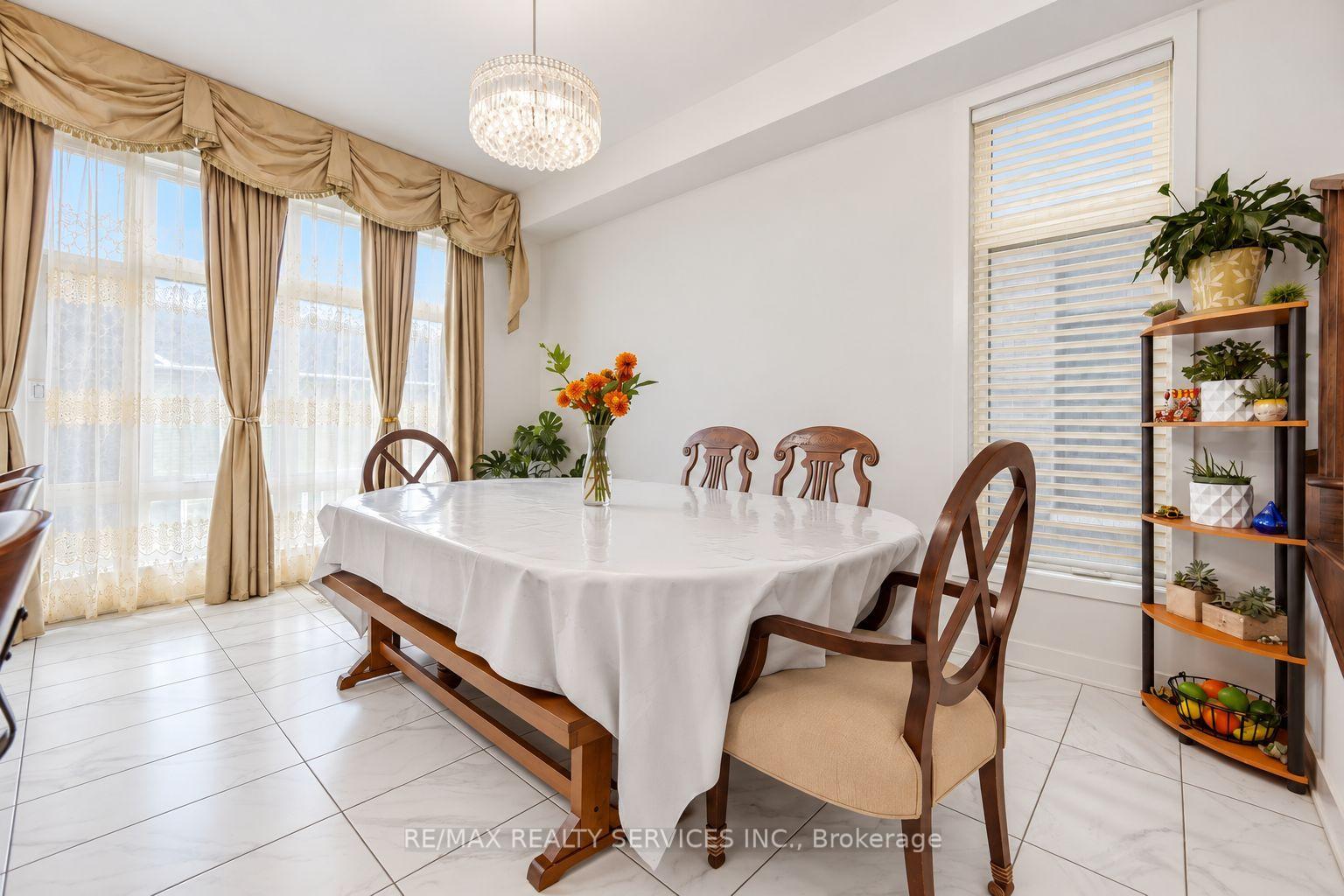 Photo 17 of 58 Pageant Avenue, Vaughan, Vellore Village — HOMEH