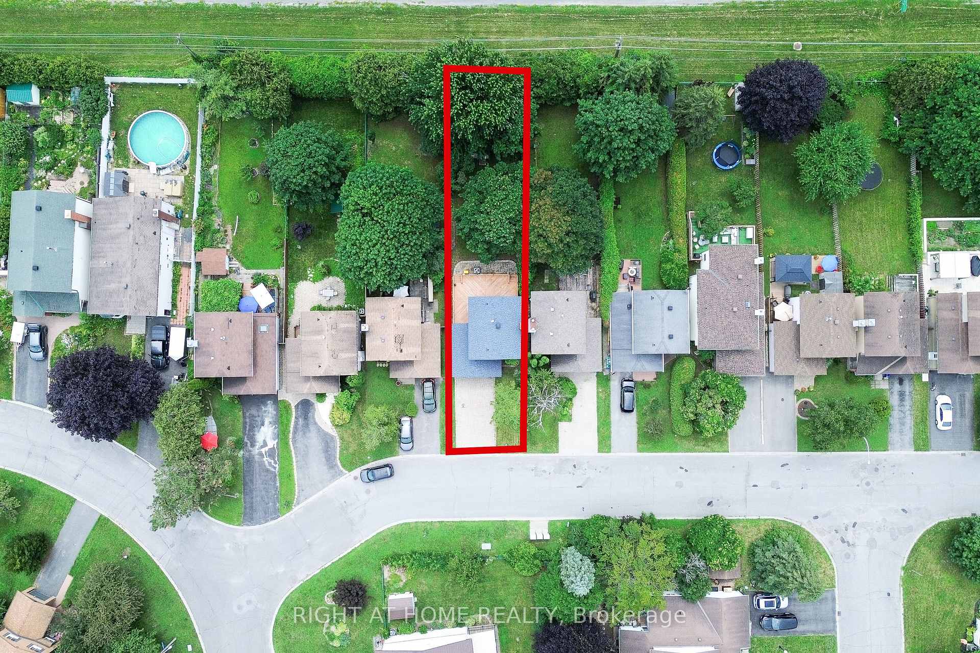 Photo 3 of 161 Pheasant Run Drive, Ottawa, Barrhaven - Pheasant Run — HOMEH