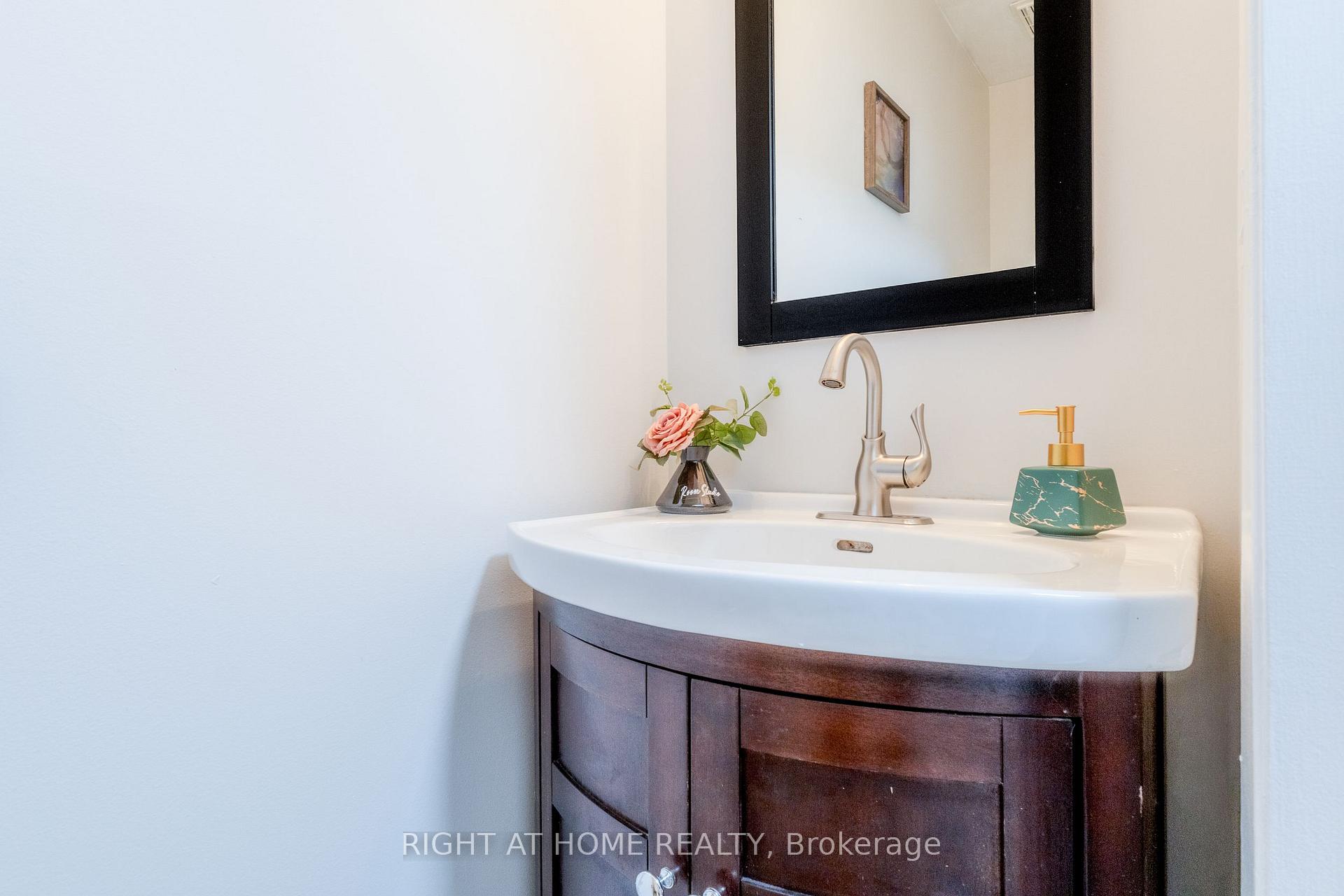 Photo 9 of 161 Pheasant Run Drive, Ottawa, Barrhaven - Pheasant Run — HOMEH