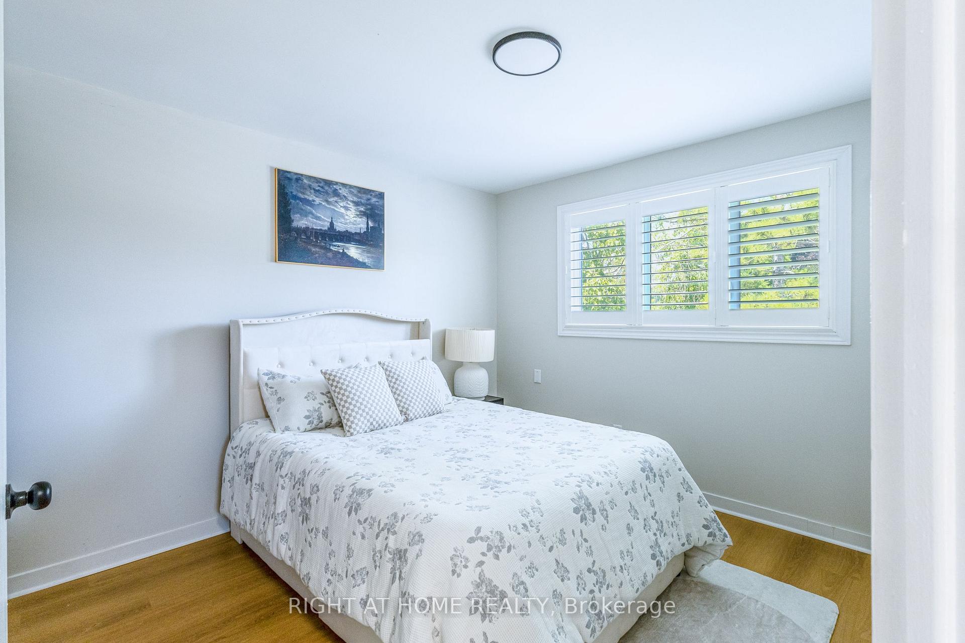 Photo 10 of 161 Pheasant Run Drive, Ottawa, Barrhaven - Pheasant Run — HOMEH