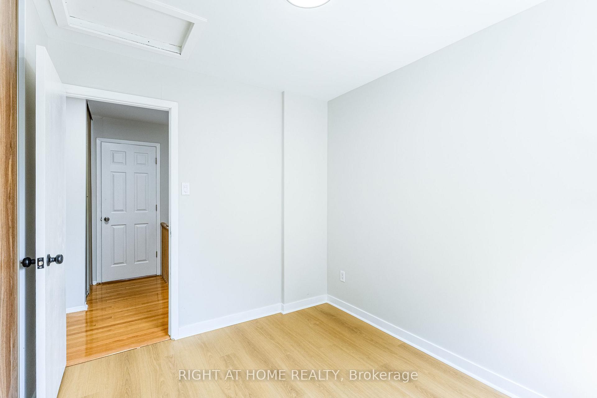 Photo 11 of 161 Pheasant Run Drive, Ottawa, Barrhaven - Pheasant Run — HOMEH