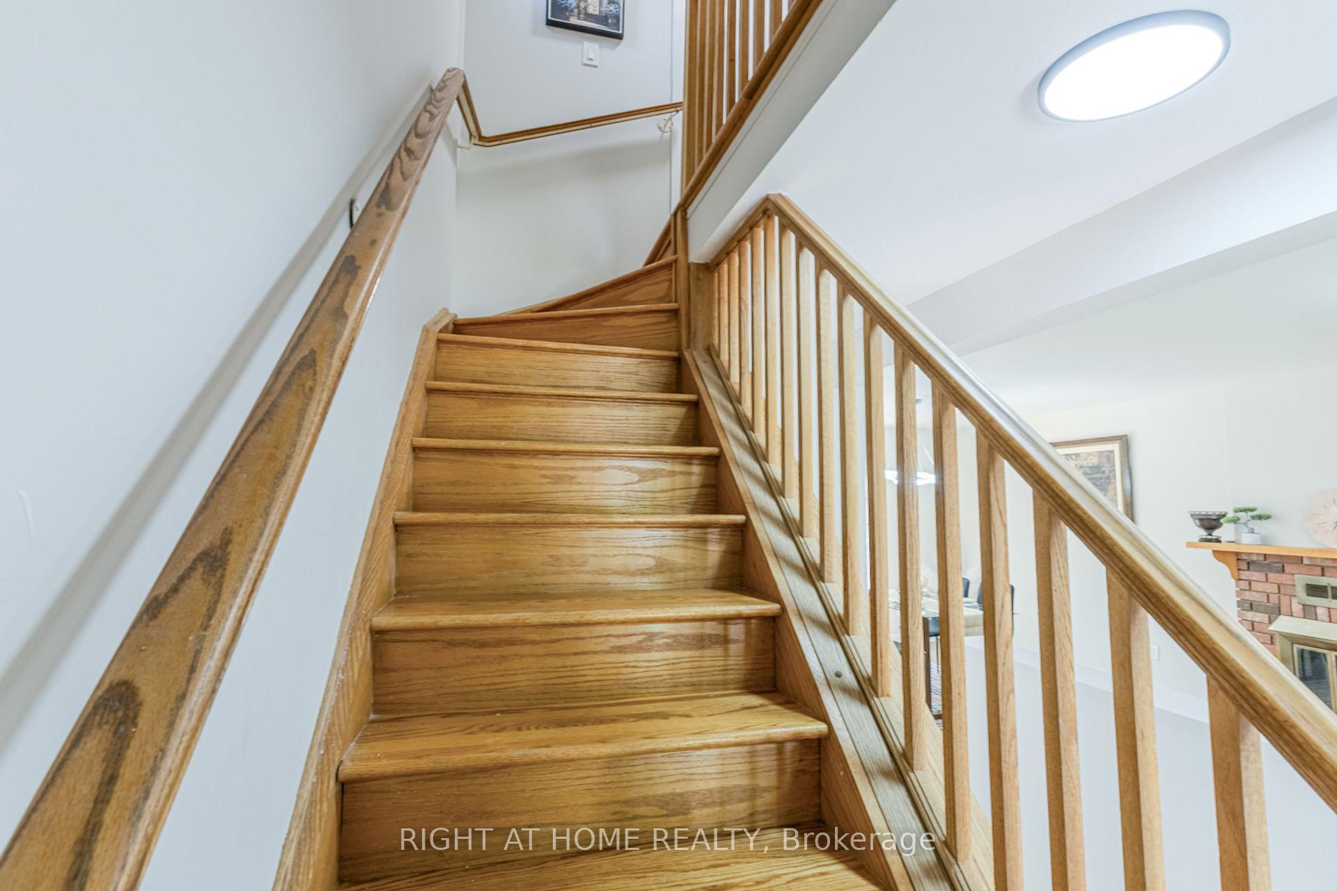 Photo 12 of 161 Pheasant Run Drive, Ottawa, Barrhaven - Pheasant Run — HOMEH